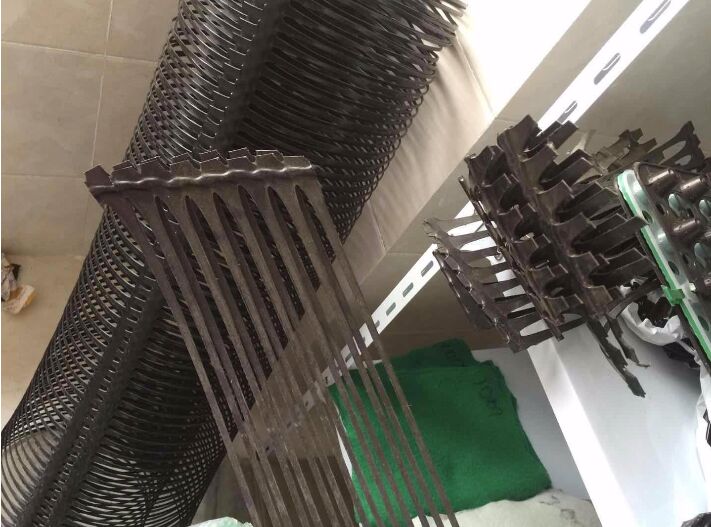 �p������������ő����ڵ̉μӹ�